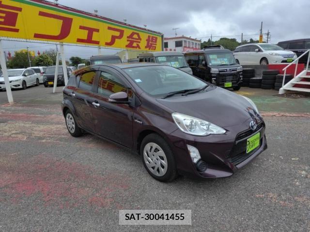 Toyota AQUA 2017-01 7614940-8