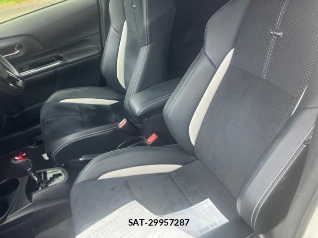 Toyota AQUA 2014-10 7614978-13