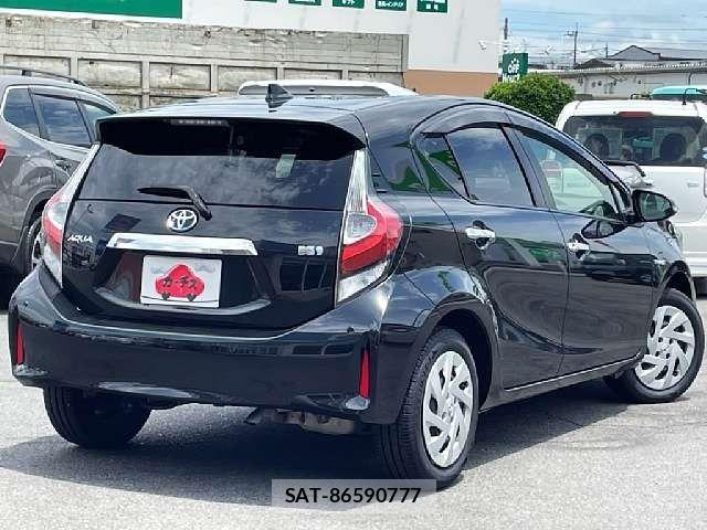Toyota AQUA 2018-10 7614957-2