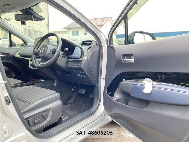 Toyota AQUA 2021-09 7614941-12