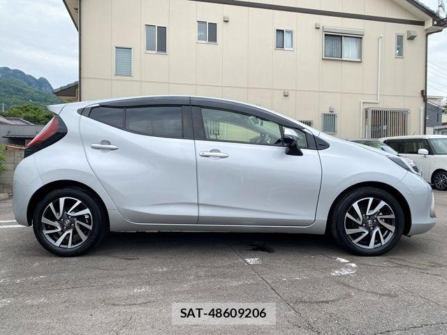 Toyota AQUA 2021-09 7614941-5