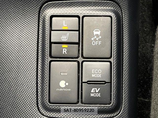 Toyota AQUA 2020-10 7614934-5