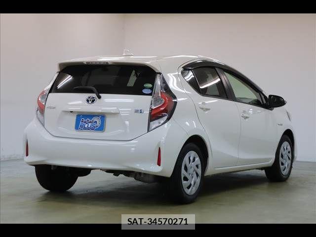 Toyota AQUA 2017-07 7614963-18