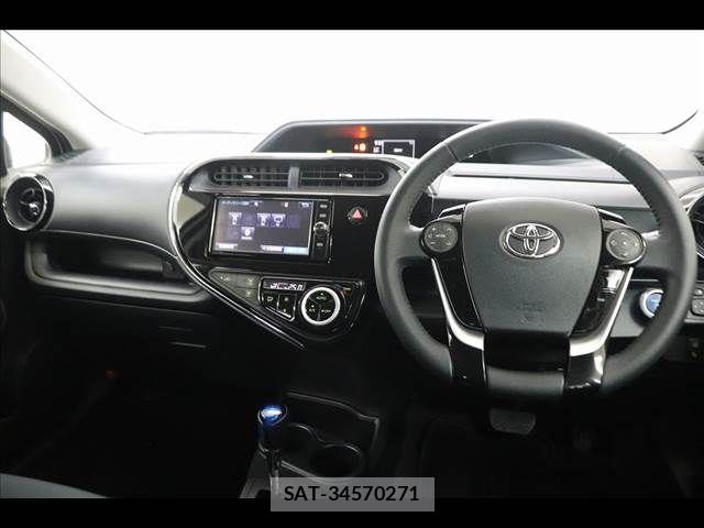 Toyota AQUA 2017-07 7614963-1