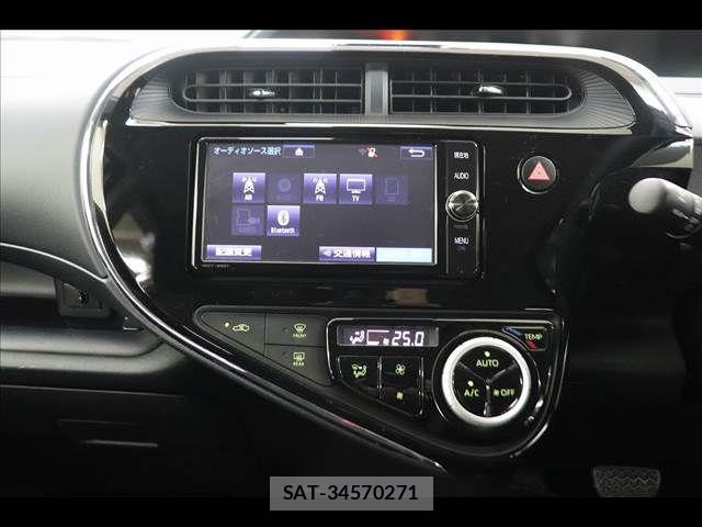 Toyota AQUA 2017-07 7614963-28