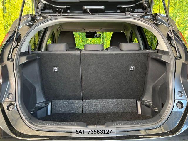 Toyota AQUA 2023-10 7614924-9