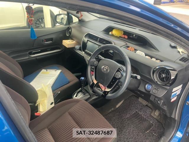 Toyota AQUA 2017-07 7614975-9