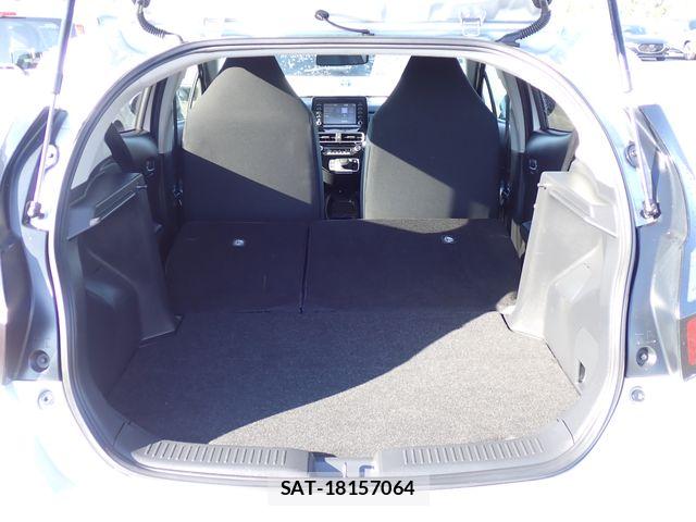 Toyota AQUA 2023-06 7614938-14