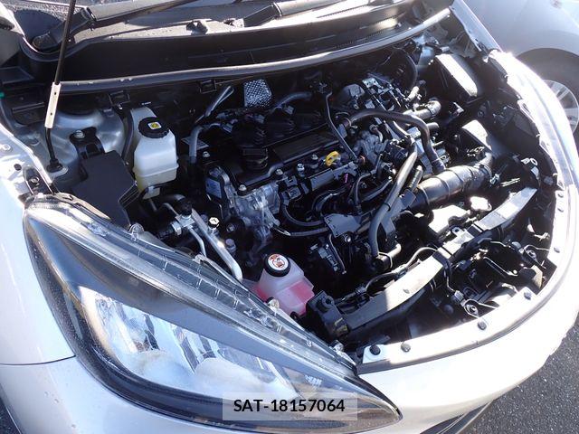 Toyota AQUA 2023-06 7614938-17