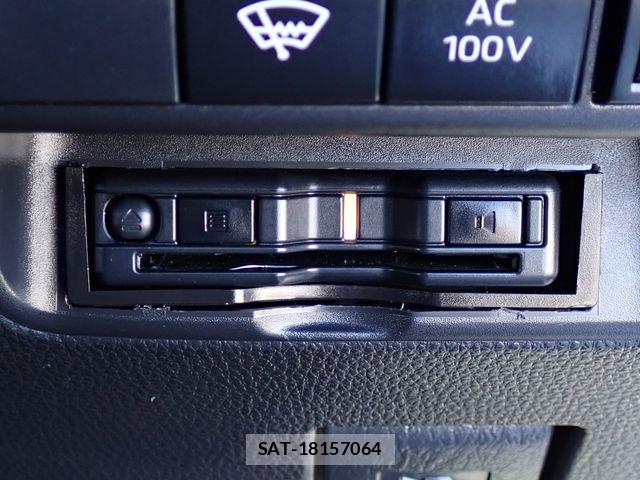 Toyota AQUA 2023-06 7614938-6