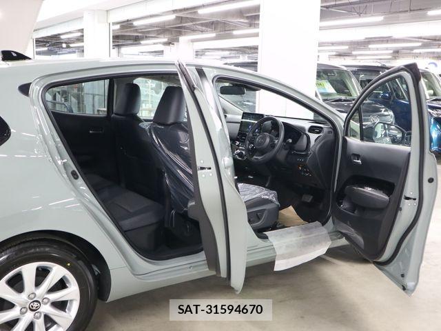 Toyota AQUA 2025-12 7720541-10