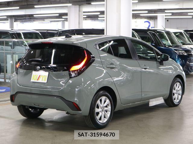 Toyota AQUA 2025-12 7720541-1