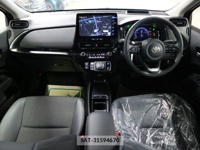 Toyota AQUA 2025-12 7720541-2