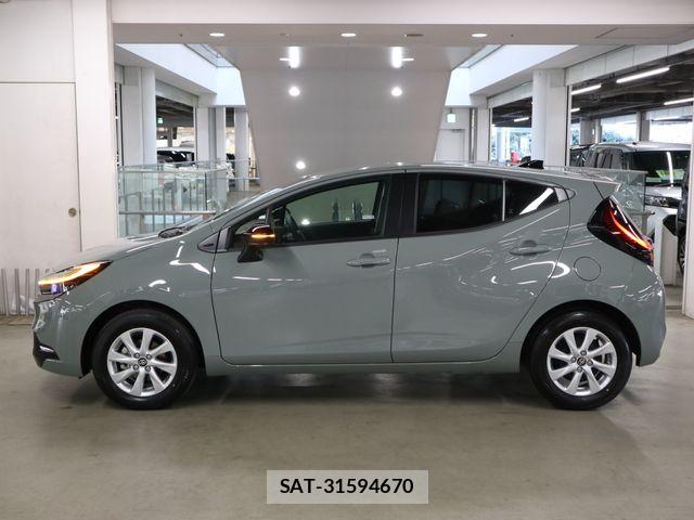 Toyota AQUA 2025-12 7720541-8