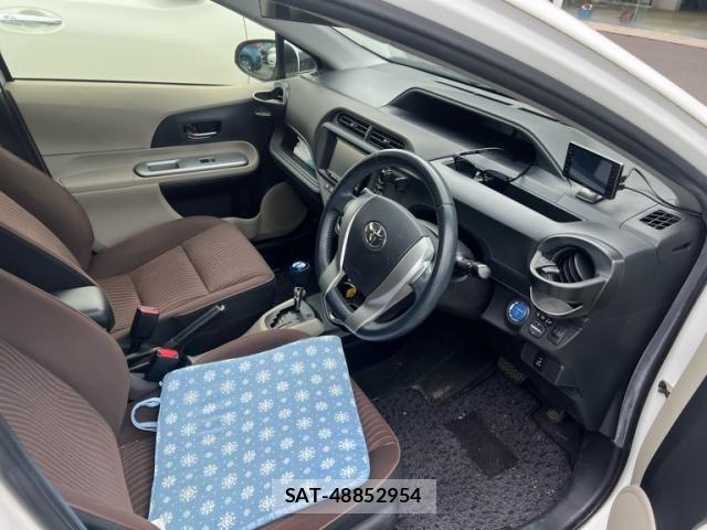 Toyota AQUA 2012-02 7720806-13