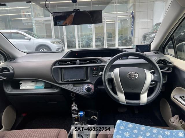 Toyota AQUA 2012-02 7720806-16
