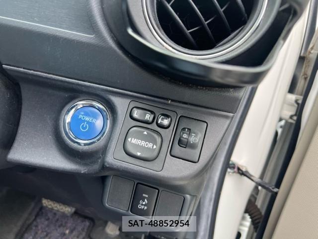 Toyota AQUA 2012-02 7720806-17