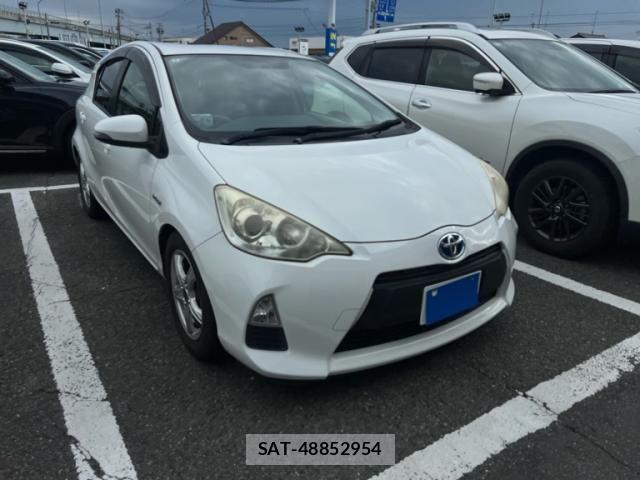 Toyota AQUA 2012-02 7720806-1