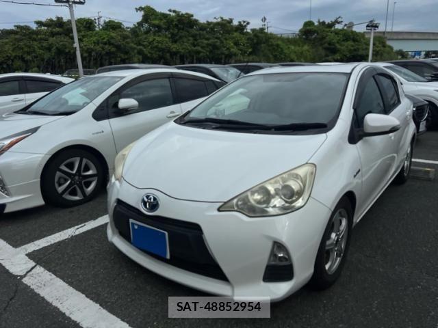 Toyota AQUA 2012-02 7720806-2