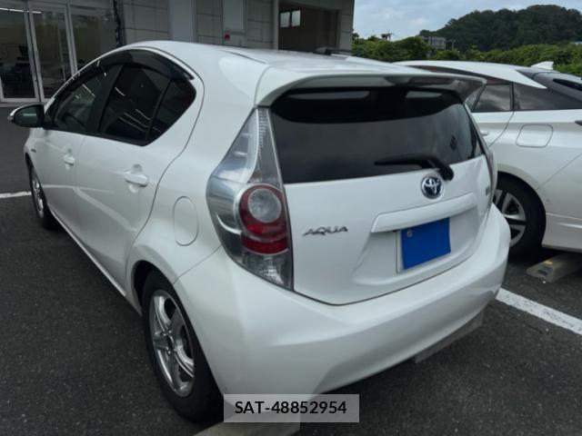 Toyota AQUA 2012-02 7720806-5