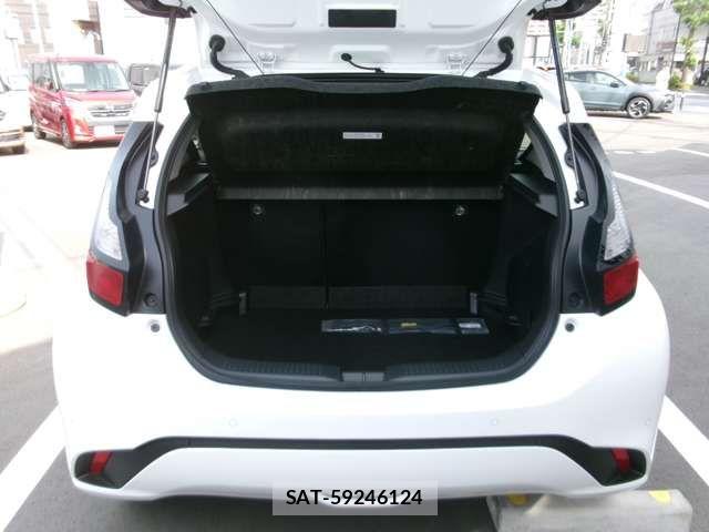 Toyota AQUA 2024-01 7720573-8
