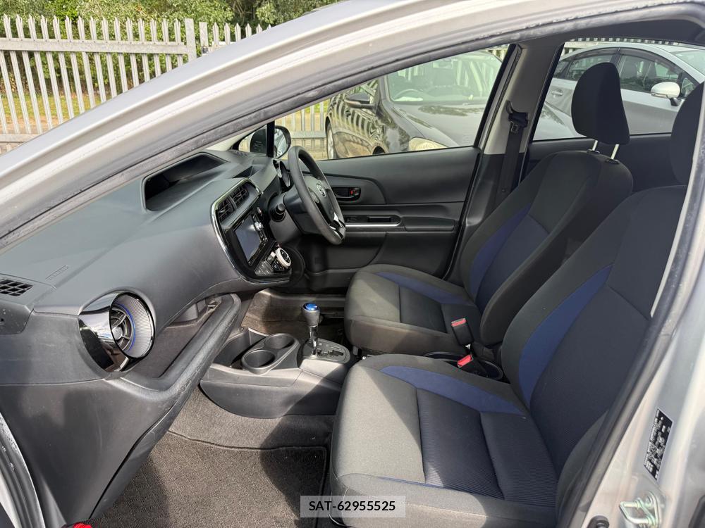 Toyota AQUA 2018-07 1184003-9