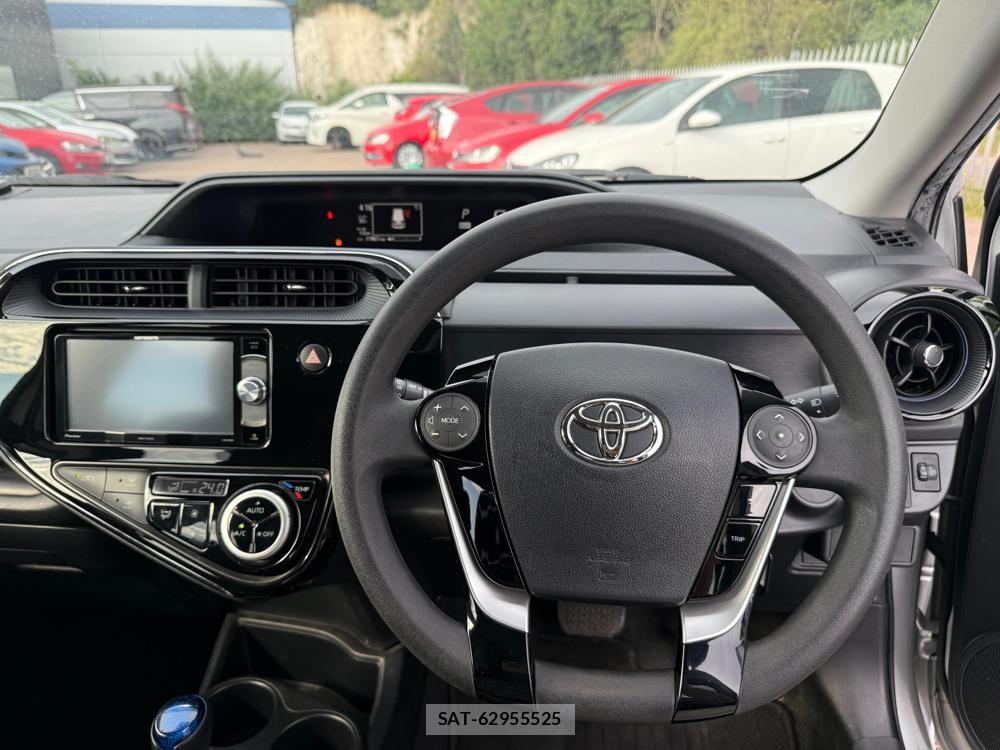 Toyota AQUA 2018-07 1184003-13