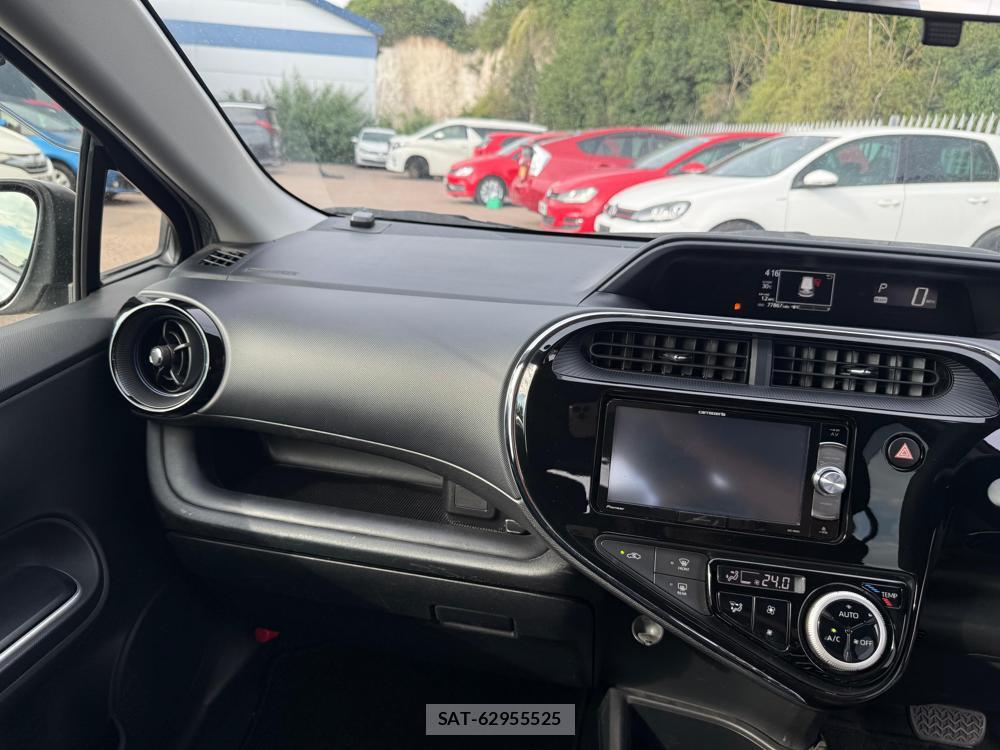 Toyota AQUA 2018-07 1184003-18