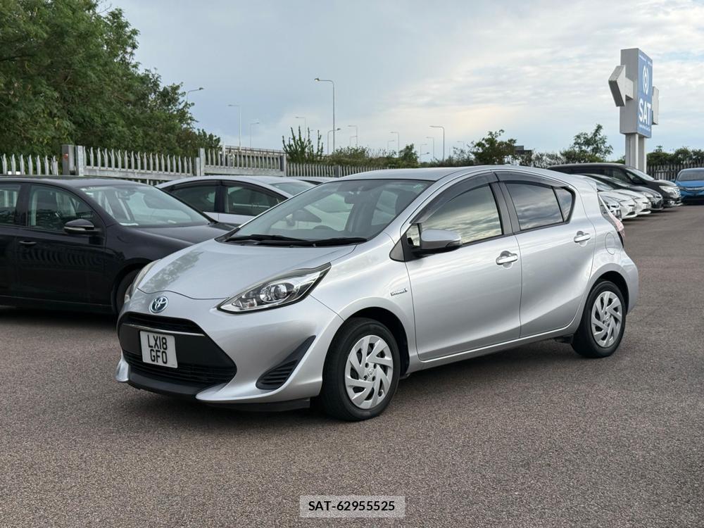 Toyota AQUA 2018-07 1184003-1
