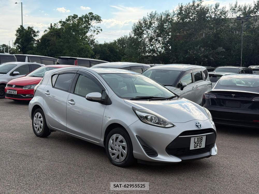 Toyota AQUA 2018-07 1184003-5
