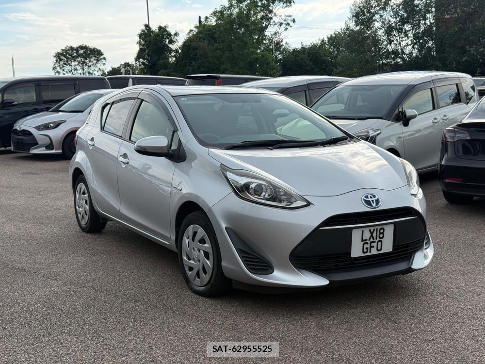 Toyota AQUA 2018-07 1184003-6