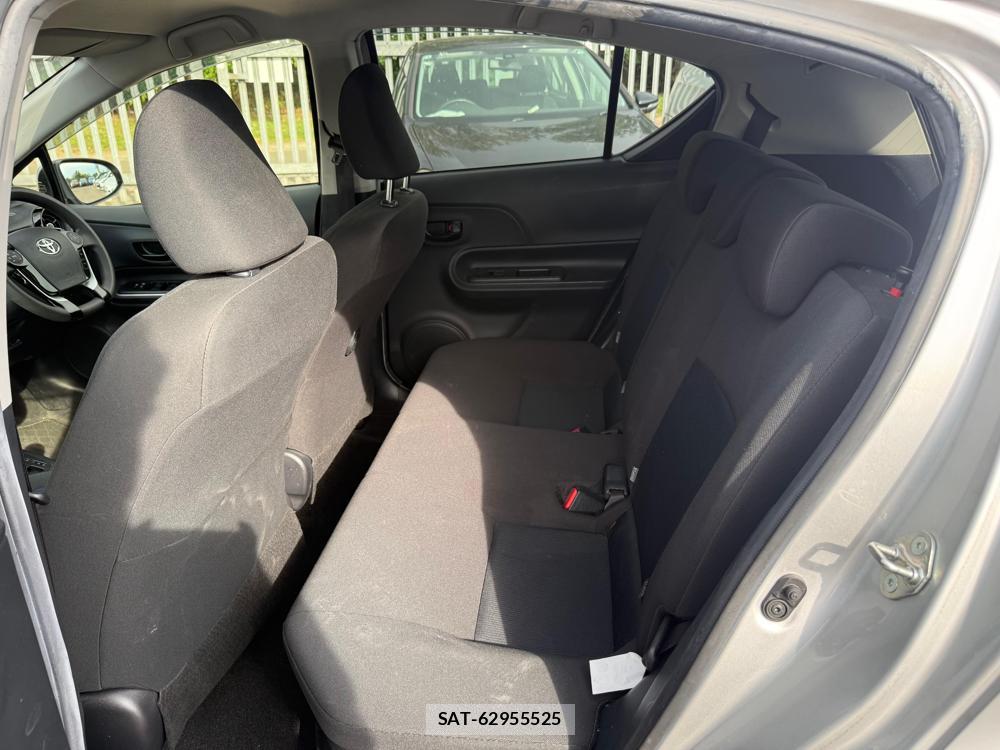 Toyota AQUA 2018-07 1184003-8