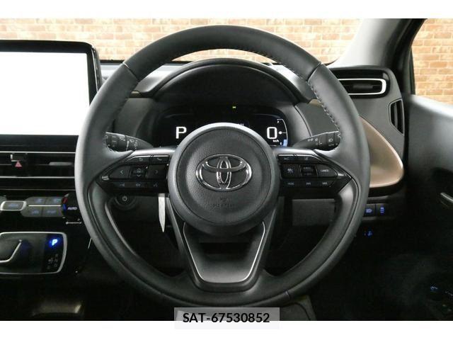 Toyota AQUA 2025-04 7720542-22