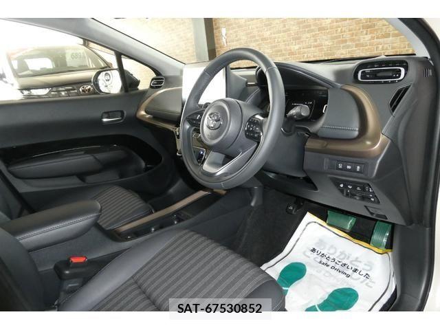 Toyota AQUA 2025-04 7720542-3