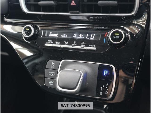 Toyota AQUA 2023-03 7720564-9