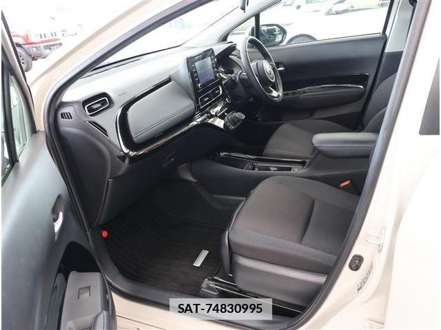 Toyota AQUA 2023-03 7720564-14