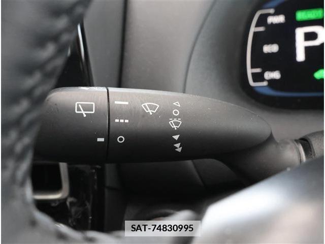 Toyota AQUA 2023-03 7720564-29