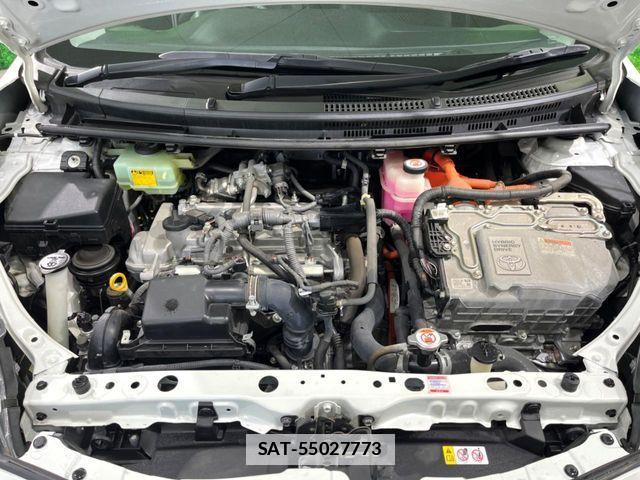 Toyota AQUA 2018-06 7782591-17
