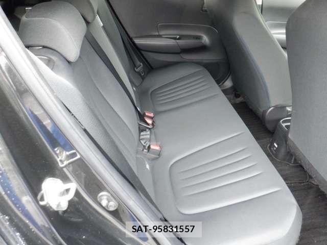 Toyota AQUA 2022-04 7782599-10
