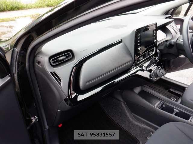 Toyota AQUA 2022-04 7782599-18