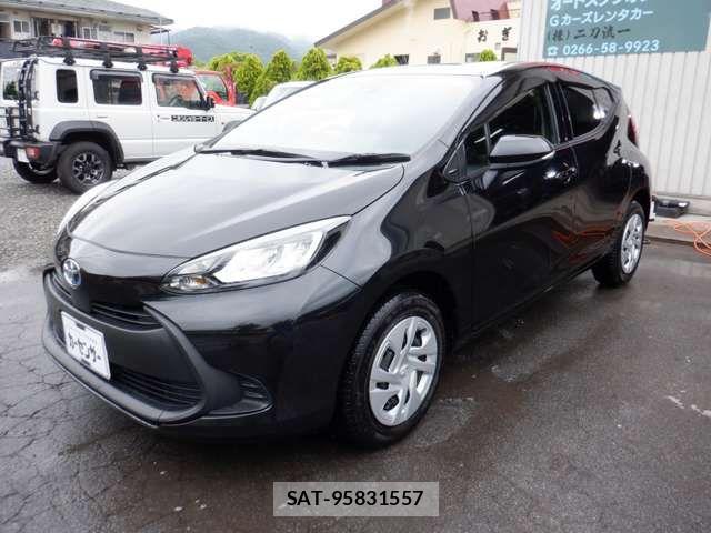 Toyota AQUA 2022-04 7782599-1