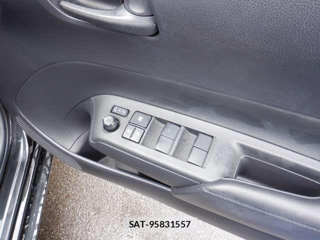Toyota AQUA 2022-04 7782599-19