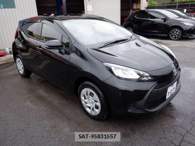 Toyota AQUA 2022-04 7782599-2