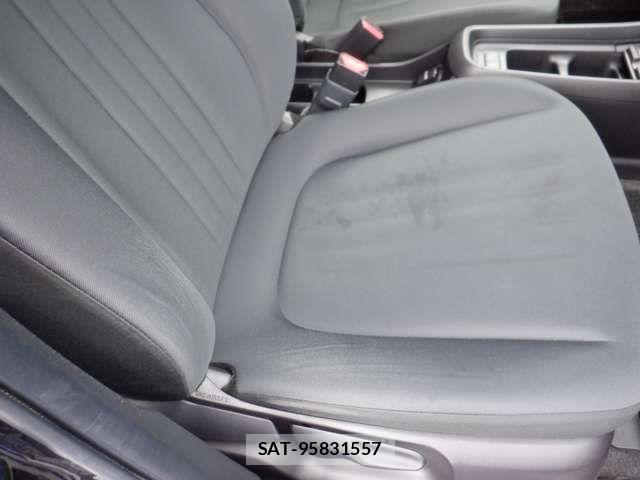 Toyota AQUA 2022-04 7782599-8