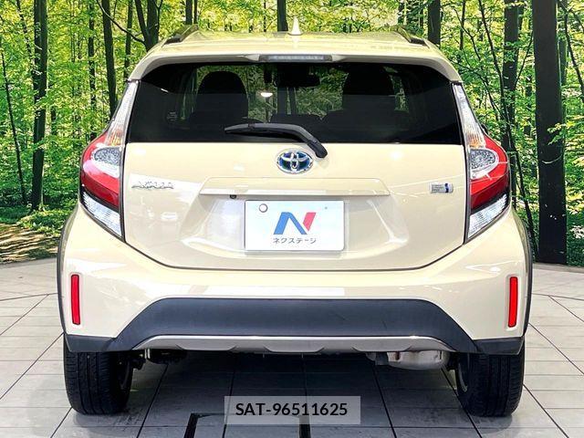 Toyota AQUA 2018-02 7782577-14