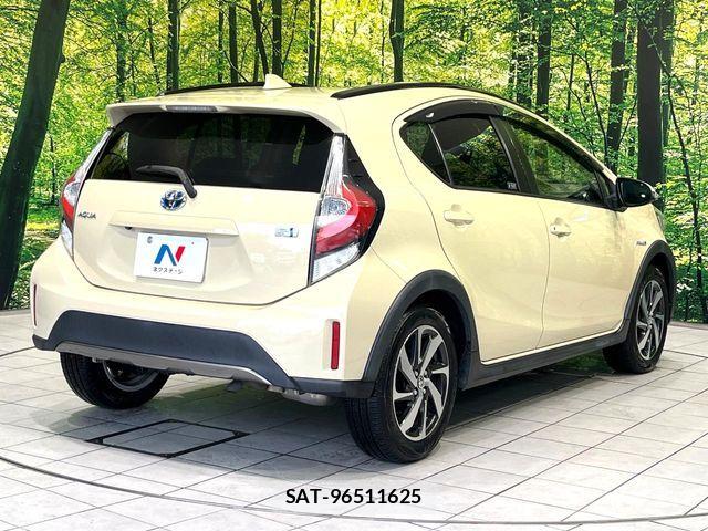 Toyota AQUA 2018-02 7782577-16