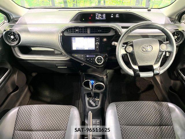 Toyota AQUA 2018-02 7782577-1