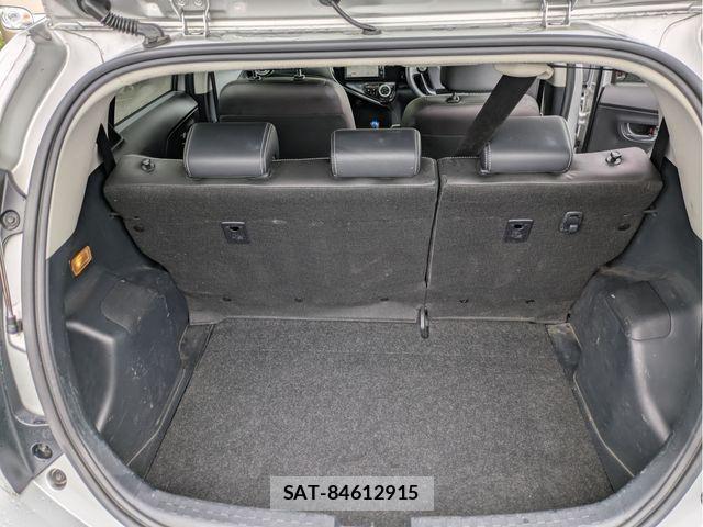 Toyota AQUA 2017-10 7782568-9