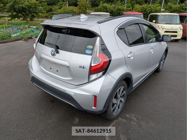 Toyota AQUA 2017-10 7782568-3
