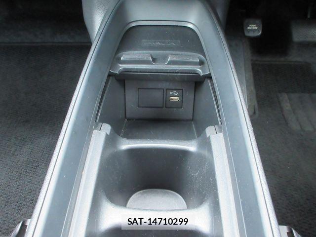 Toyota AQUA 2023-09 7782606-11